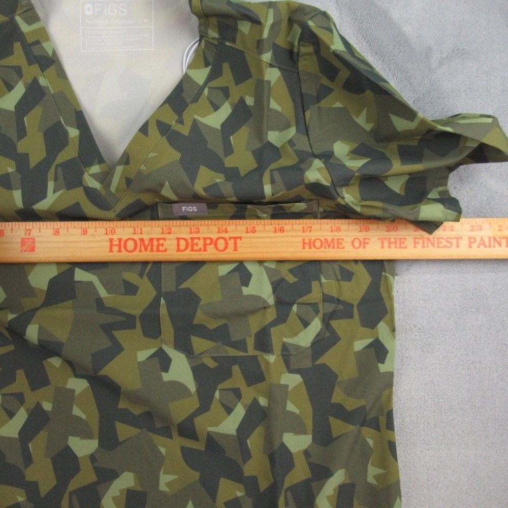 FIGS Printed FreeX Catarina One-Pocket Scrub Top Green Camo W23SW1066 Womens M - Picture 4 of 8